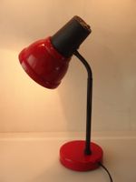 Vintage MASSIVE Schreibtischlampe rot. Made in Belgium.