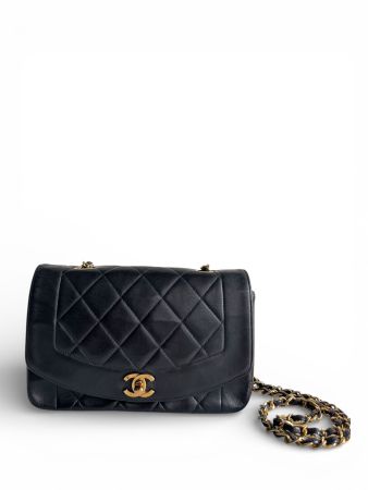CHANEL Small Lambskin Quilted Diana Flap Tasche