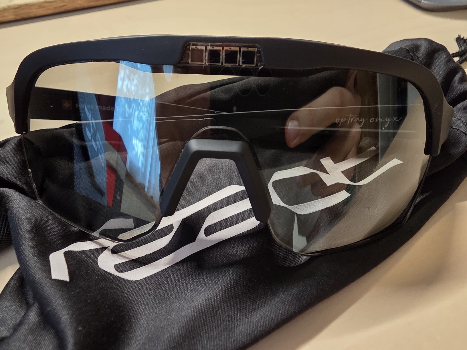 Lunettes & Verres: React Sonnenbrille Schwarz – D'occasion à Bäretswil par xxflockixx 1