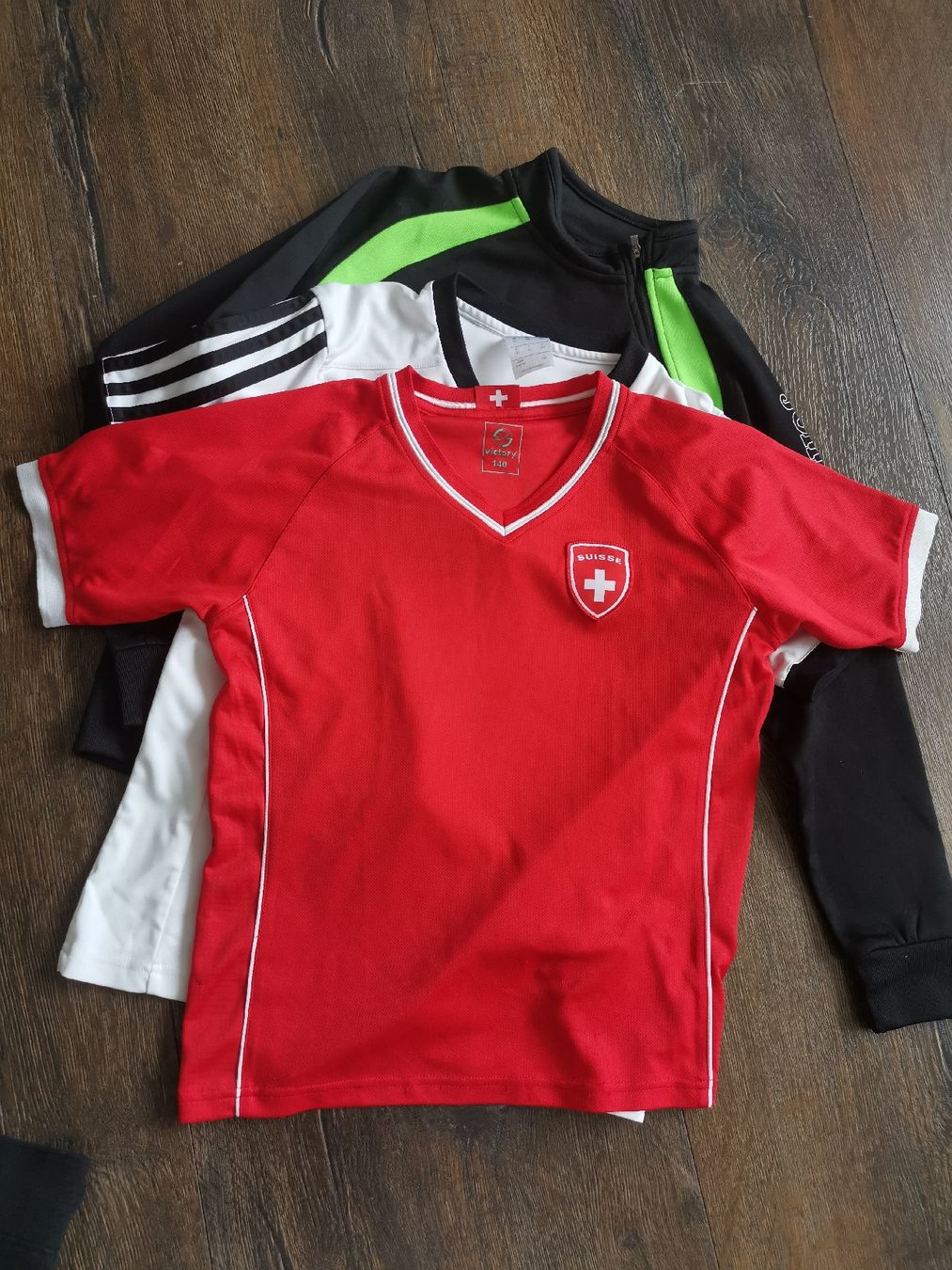 Lotti & Set di vestiti: Sport Bekleidung gr. 140/152 – Usato da schaffhausen venduto da kucukaga 2