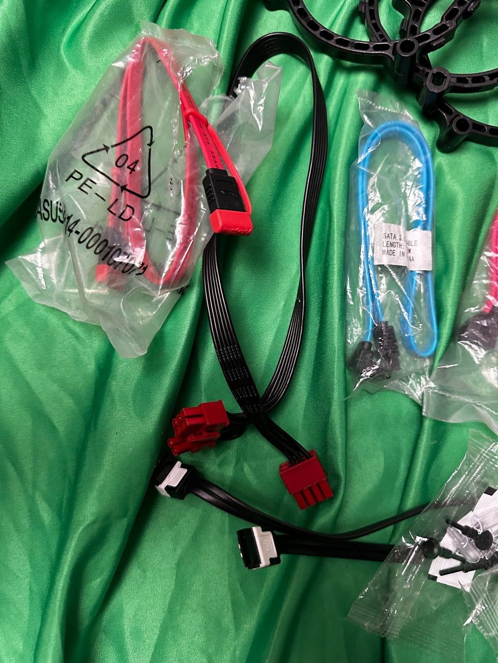 PC: Diverse PC Teile/Kabel ab 0.50CHF – Usato da Rorschacherberg venduto da LuksPCs 1