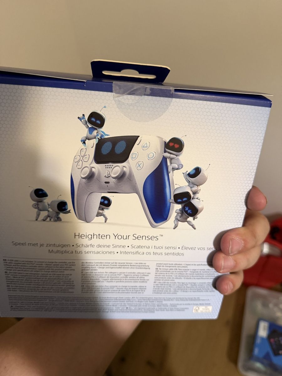 Sony Controller: Dualsense PS5 Controller Astro Bot Limited Edition – Nuovo e nell'imballaggio originale da Thalheim AG venduto da Luca.98 1
