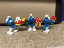 Schlumpf Figuren Set mit Geschenk und Blumen Konvolut