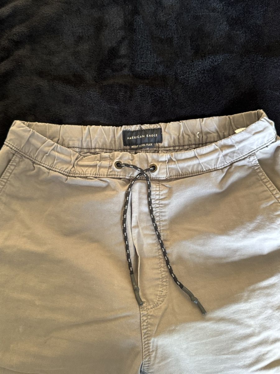 American Eagle Pantaloni: American Eagle Next Level Flex Jogger – Usato da Zürich venduto da nic_2h9y