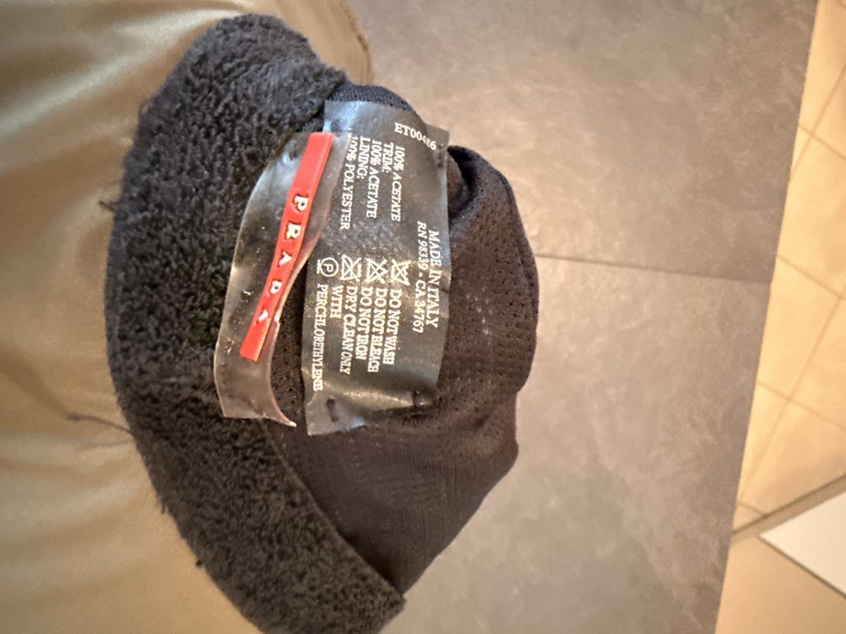 Prada Hüte, Mützen & Caps: Bob cap Prada  – Gebraucht aus Lausanne von D.Kneuss 2