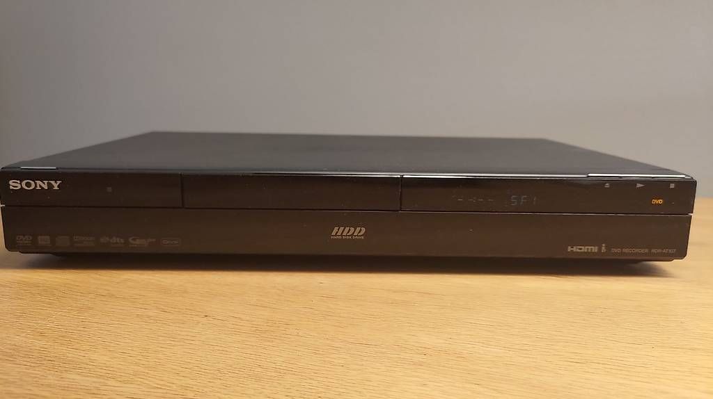Sony Enregistreurs: DVD-Recorder/Player SONY RDR-AT107 – D'occasion à Basel par langga9