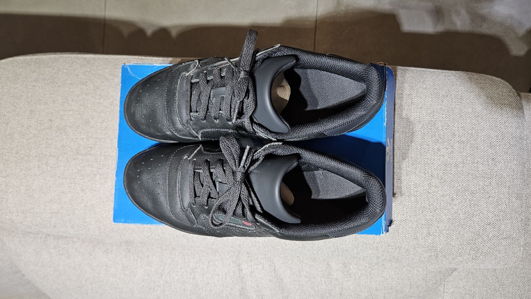 Adidas Scarpe da uomo: Adidas Yeezy Powerphase 42 2/3 – Usato da Orbe venduto da Greekgods 2