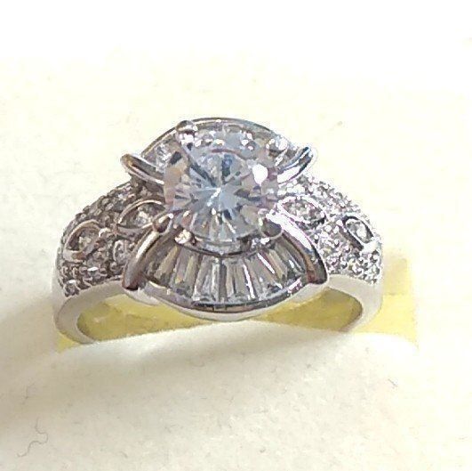 Anelli: Schöner Ring mit Zirkonia Gr. 59 – Nuovo e nell'imballaggio originale da Münchenbuchsee venduto da Daniel0133 2