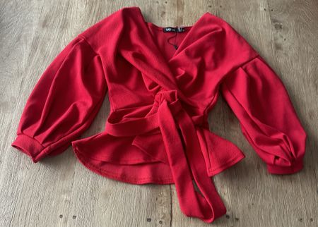 Rotes Wickelbluse Boohoo Gr. 34 NEU