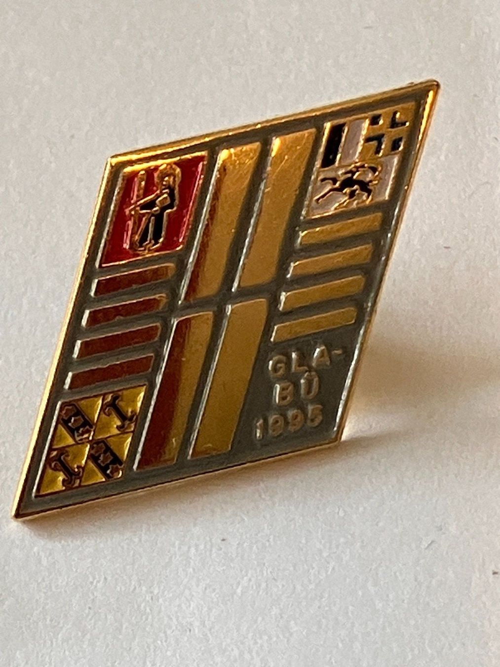 Placchette & Badge: 1 Pin Gla-Bü 1995 Glarus Uri Graubünden – Usato da Basel venduto da djwwpp