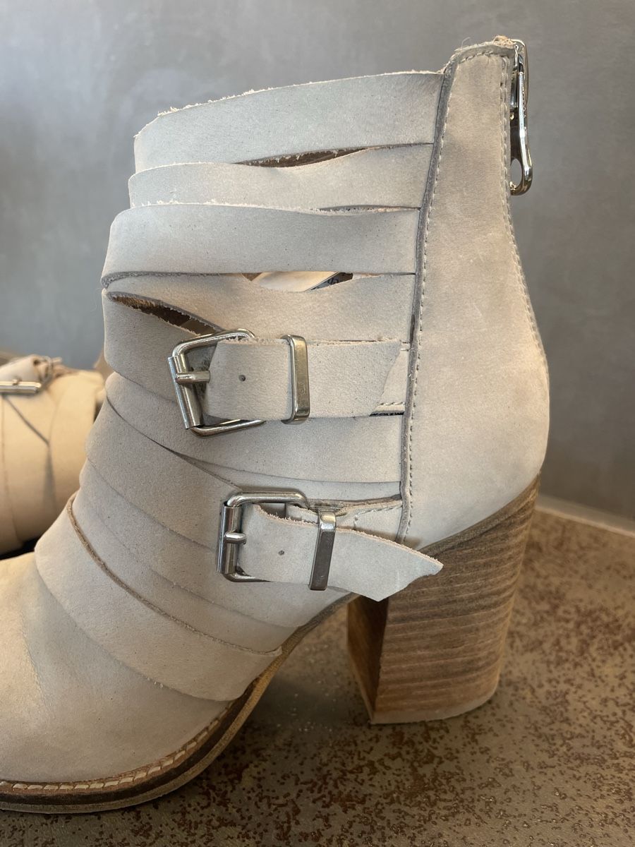 Damenschuhe: Stiefeletten mit Schnallen, Gr. 37 – Gebraucht aus Bronschhofen von Ratz2 1