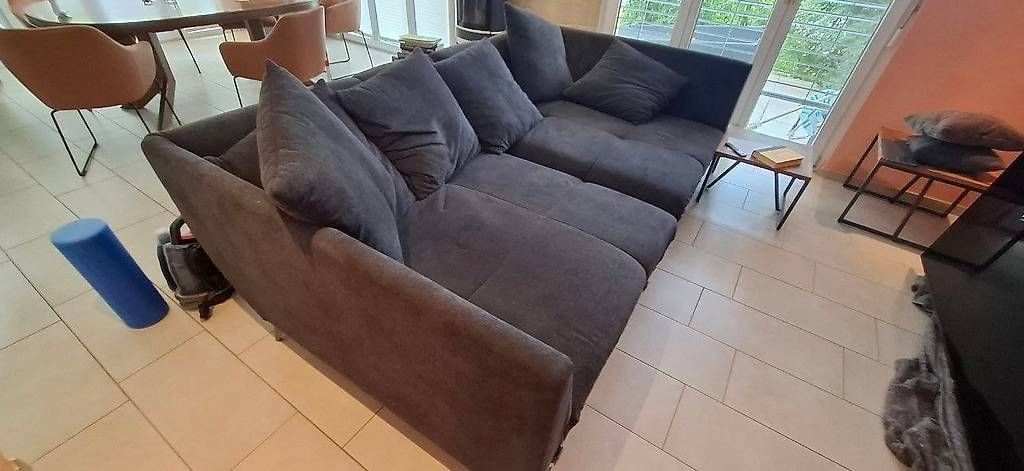 Sofas: Sofa + Hocker – D'occasion à Pfyn par Lzar 1