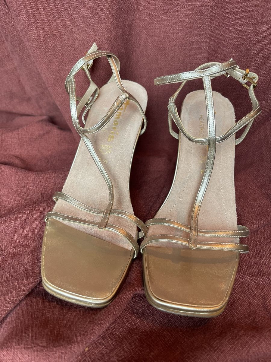 Tamaris Damenschuhe: Tamaris Sandaletten Gold, Gr. 38 – Gebraucht aus Kölliken von ErmelindaE