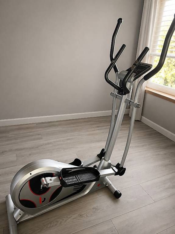 Vélos d'appartement: Crosstrainer Christopeit CS5, selten benutzt – D'occasion à Lutzenberg par Ico06