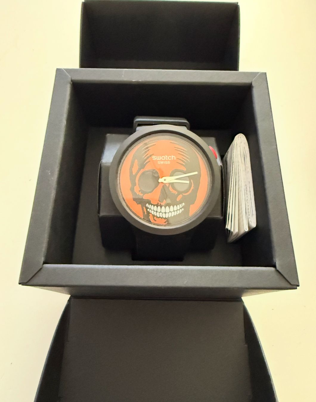 Swatch Orologi: Swatch It's a spooky time - SB03B700 – Nuovo e nell'imballaggio originale da Moudon venduto da LeCollectionneur 2