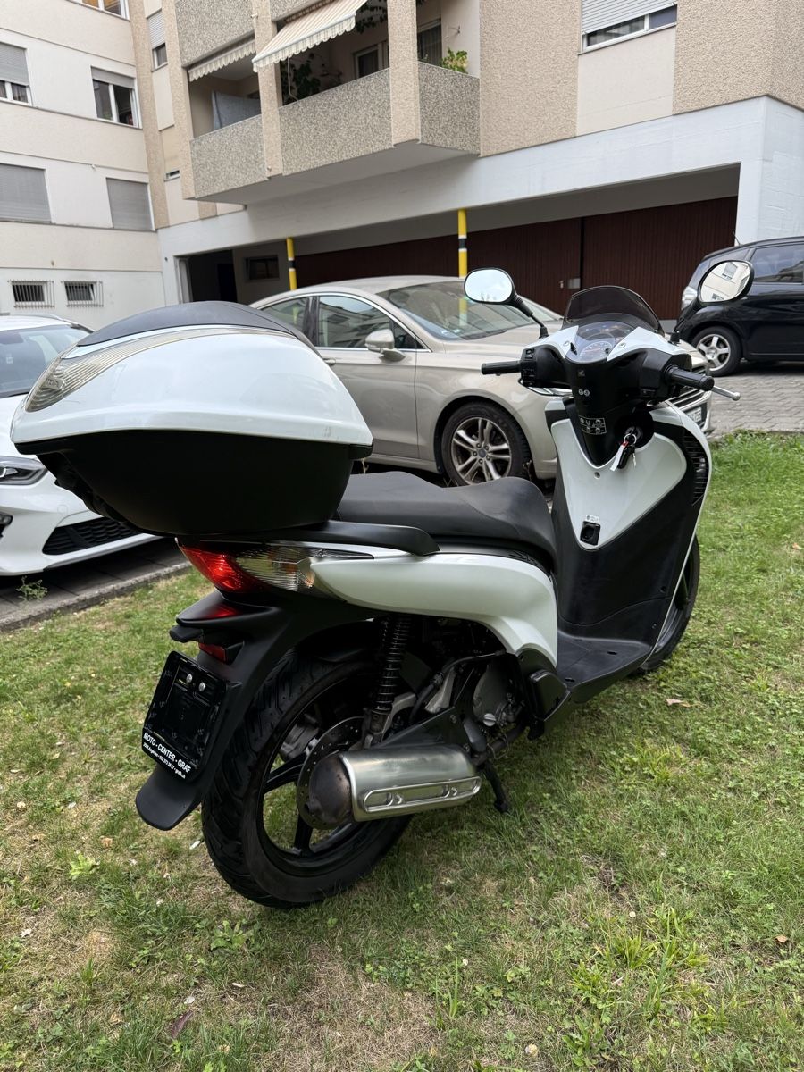 Honda Scooters: HONDA SH 125 CC – Defekt aus Winterthur von Fabio_46 4