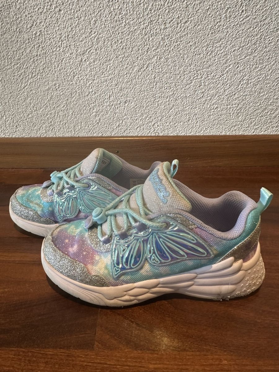 Skechers Schuhe für Mädchen: Skechers Sneaker mit Licht Gr. 32 – Gebraucht aus Glattpark(Opfikon) von Glatt19 1
