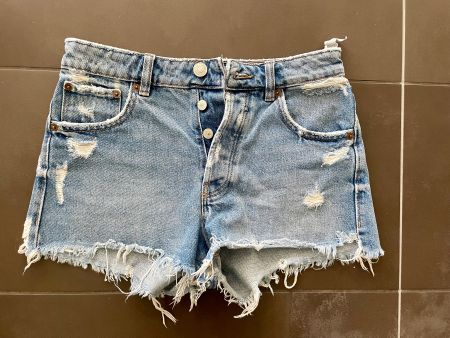 Coole kurze Jeans-Shorts von Zara Grösse 34 (176)