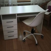 Schreibtisch weiss mit Schubladen und Stuhl