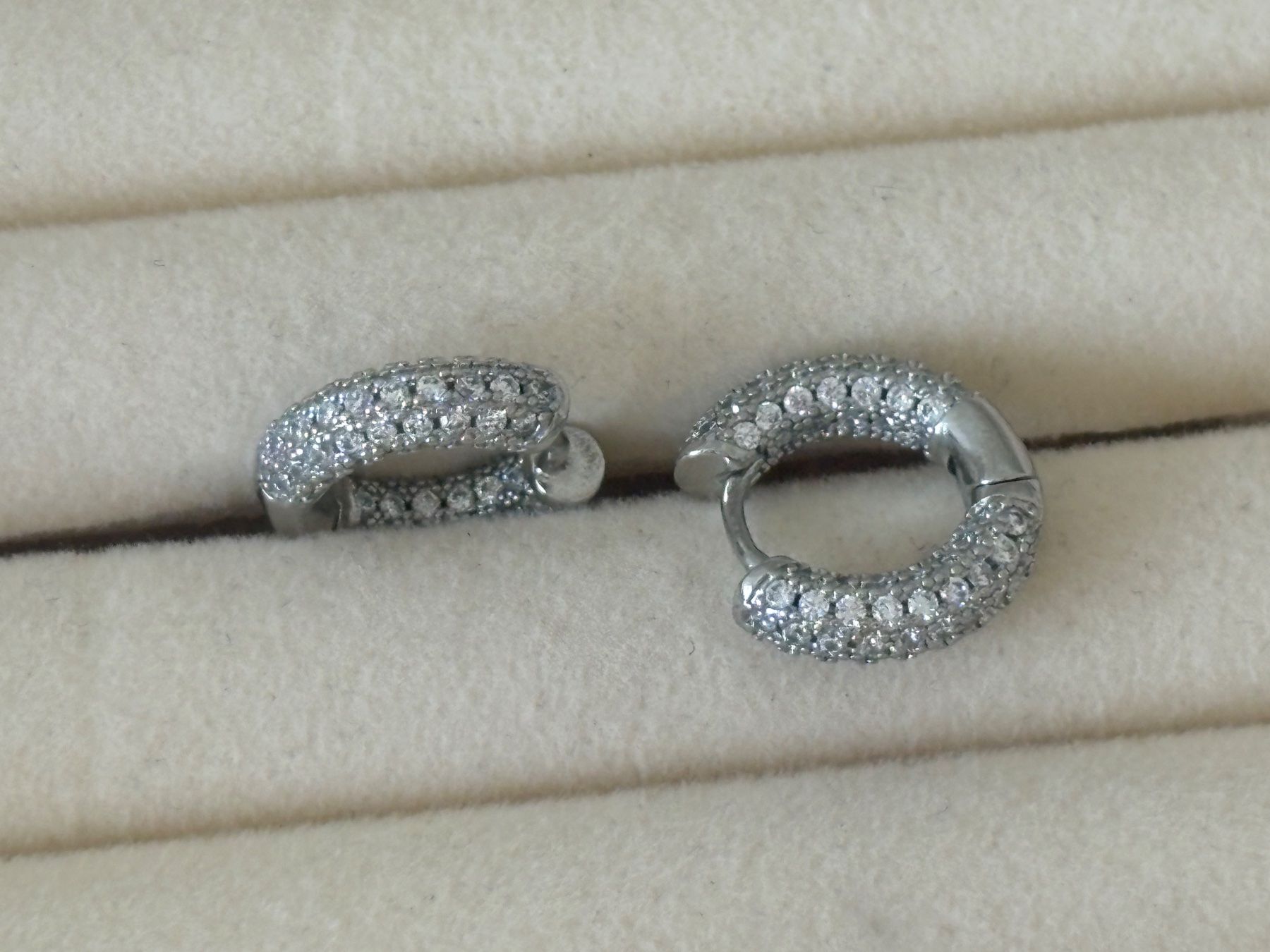 Orecchini pendenti & Orecchini a lobo: Luxus Elegante Mini Ohrstecker Creolen Farbe : Silber – Nuovo (secondo la descrizione) da Biel-Bienne venduto da Roserosse13 2