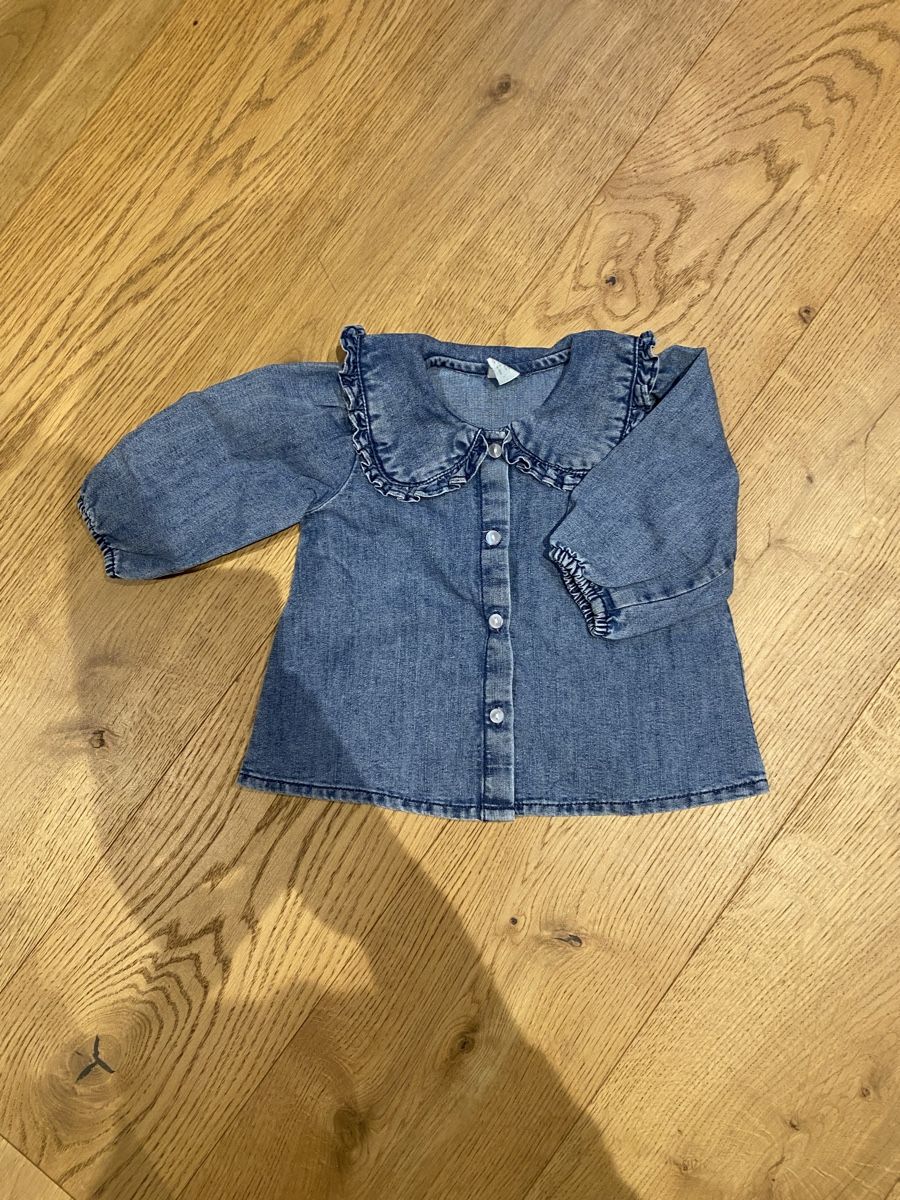 H&M Chemises, Tops & T-shirts: Süsses Jeansbluse Grösse 74 – Neuf (Voir description) à Hohentannen par Hawaii29