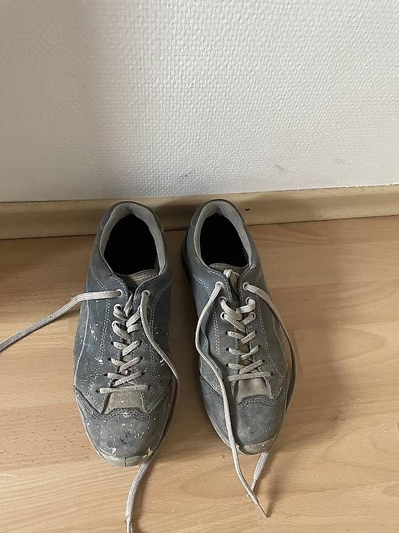 Scarpe da uomo: Sicherheitsschuhe gr. 43 – Usato da Birsfelden venduto da severinio