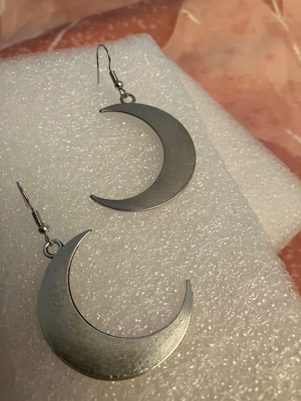 Ohrringe & -stecker: Silberfarbene Vintage Retro Mond Ohrhänger, Modeschmuck – Neu (gemäss Beschreibung) aus Affoltern am Albis von Dlotti 1
