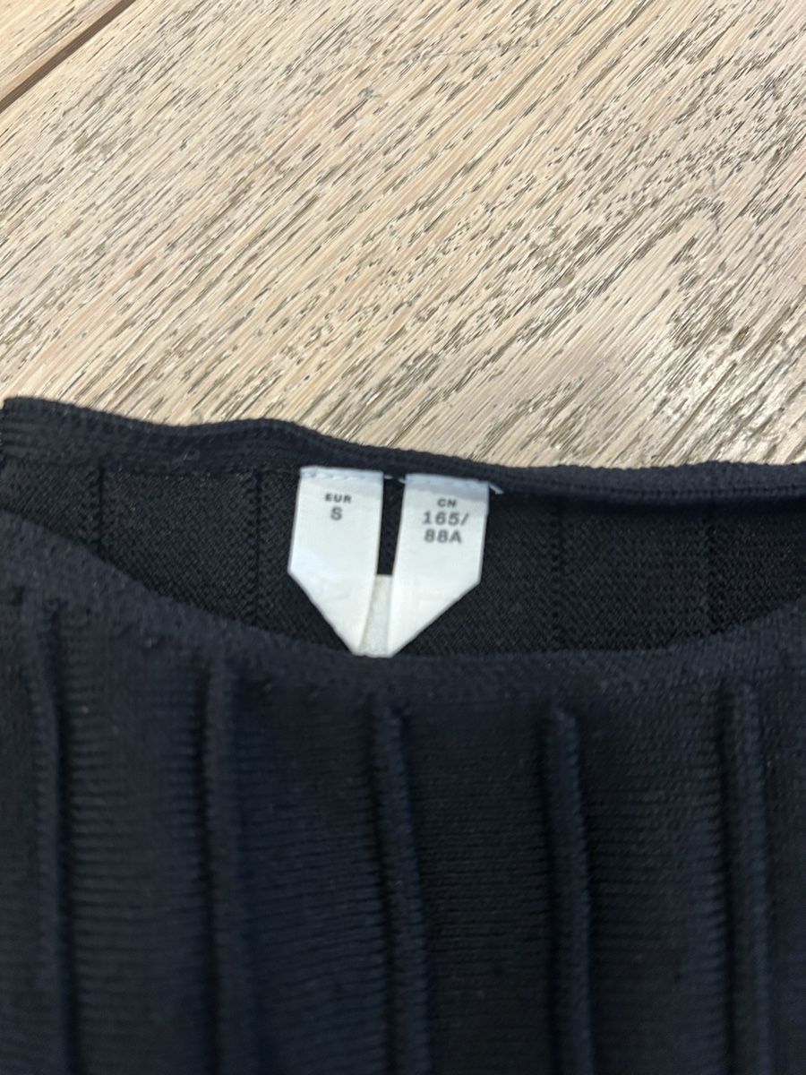 Arket Tops: Arket haut noir côtelé taille S – D'occasion à Signy par Chloe79 2