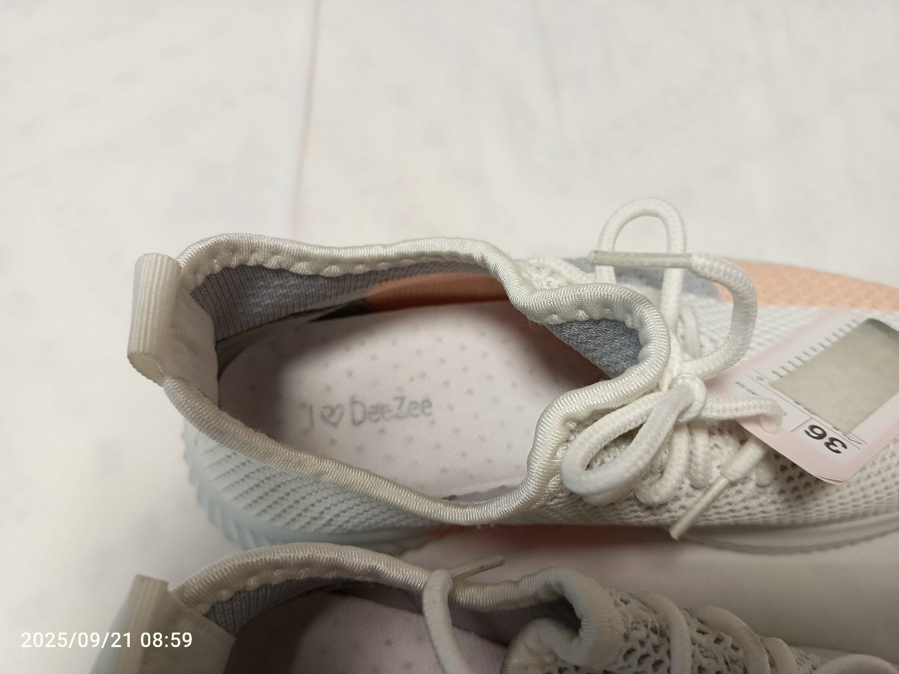 Scarpe da donna: DeeZee sneakers – Nuovo (secondo la descrizione) da Zürich venduto da tac_58l2 4