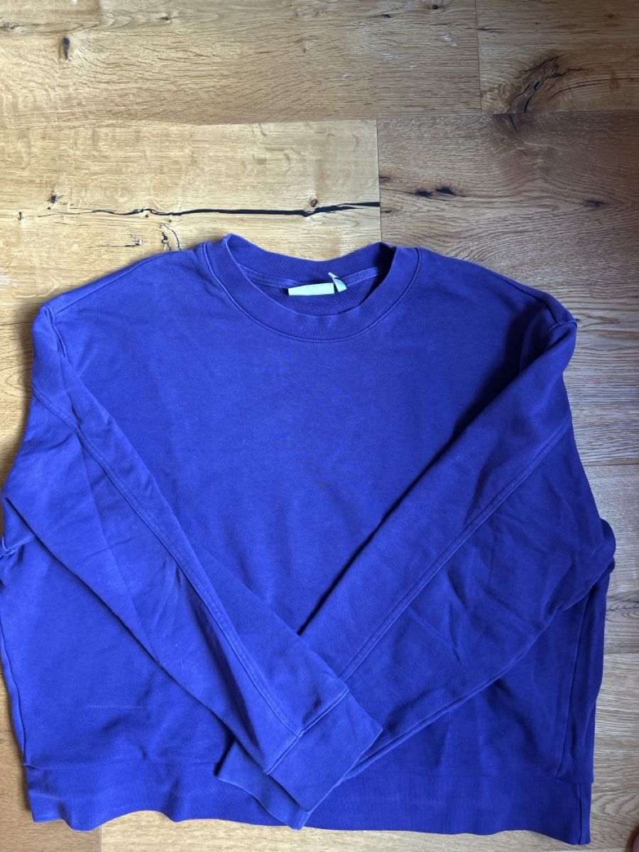 Weekday Pullover & Sweatshirts: Weekday Sweater Grösse M Lila – Gebraucht aus Näfels von nat_y6ms 2