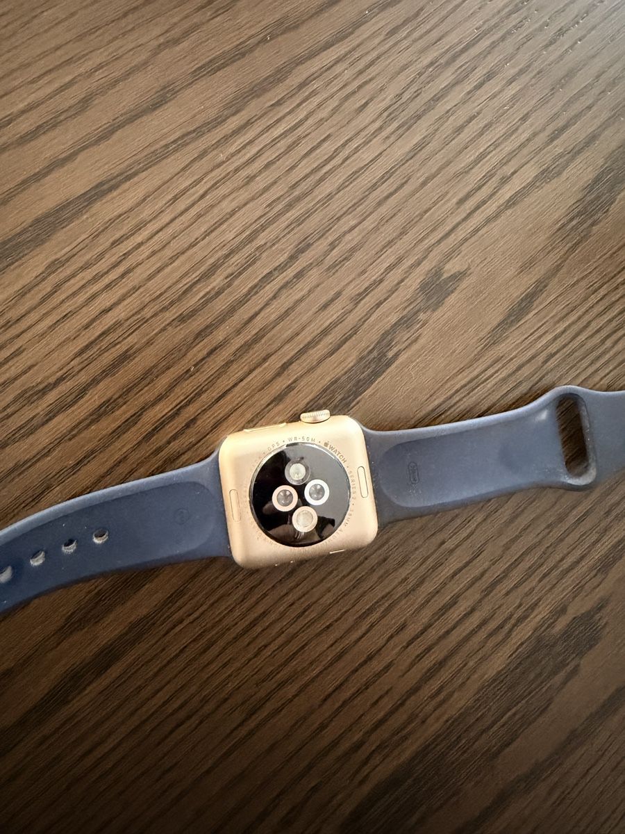 Apple Smartwatch: Apple Watch defekt mit Armband – Defekt aus Brugg AG von Mavileon 8