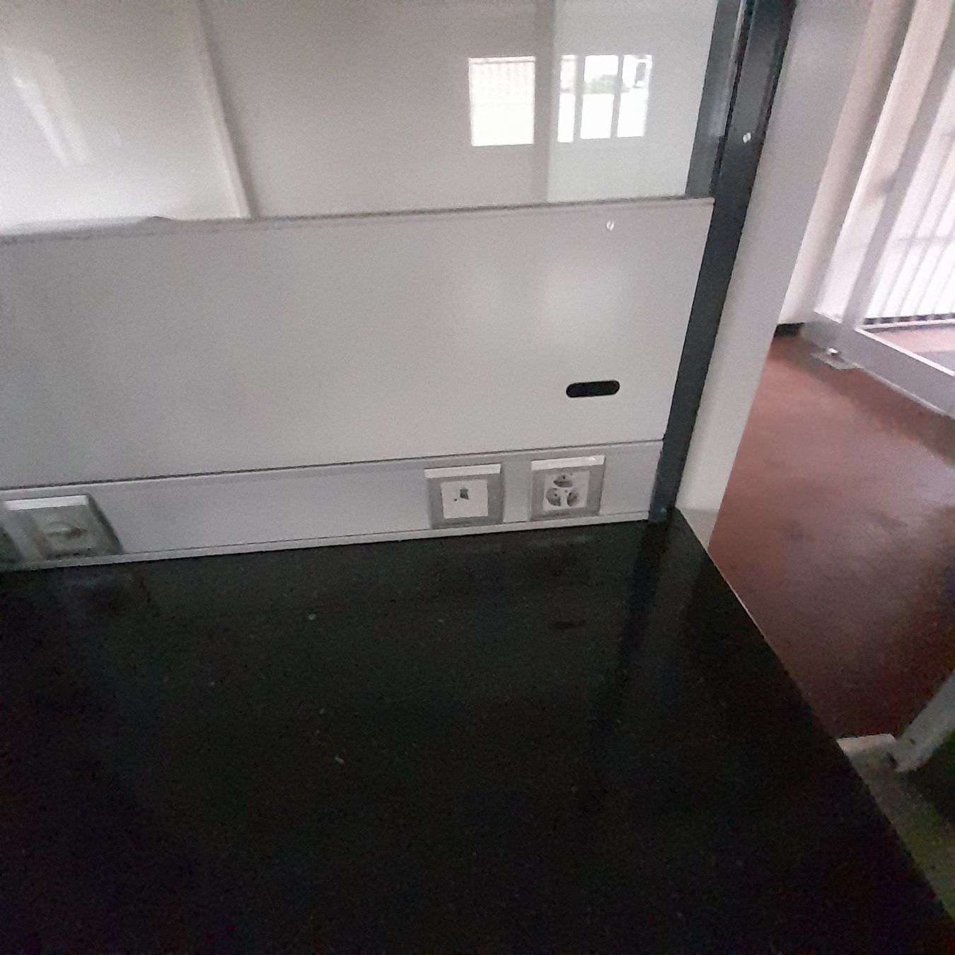 Allestimento di negozi e stand fieristici: Postschalter Bankschalter Polizeiposten Schalterfront Theke – Usato da Orpund venduto da 118302 5