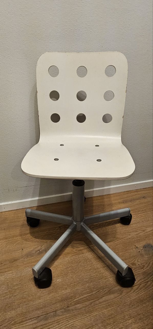 Sedie a rotelle: Ikea Kinder Schreibtisch-Stuhl mit Rollen – Usato da Reichenburg venduto da Kiwi1403