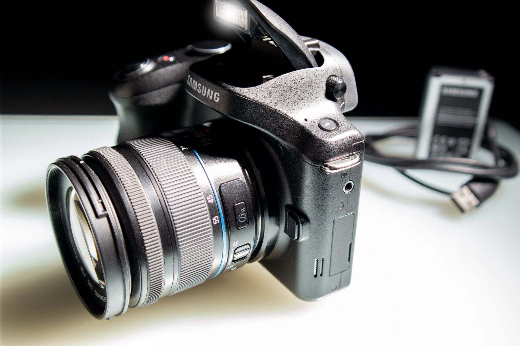 Samsung Fotocamera: Samsung Galaxy NX EK-GN120 Android WiFi LTE SIM Touchscreen – Usato da Suberg venduto da Lovelyfashion 8