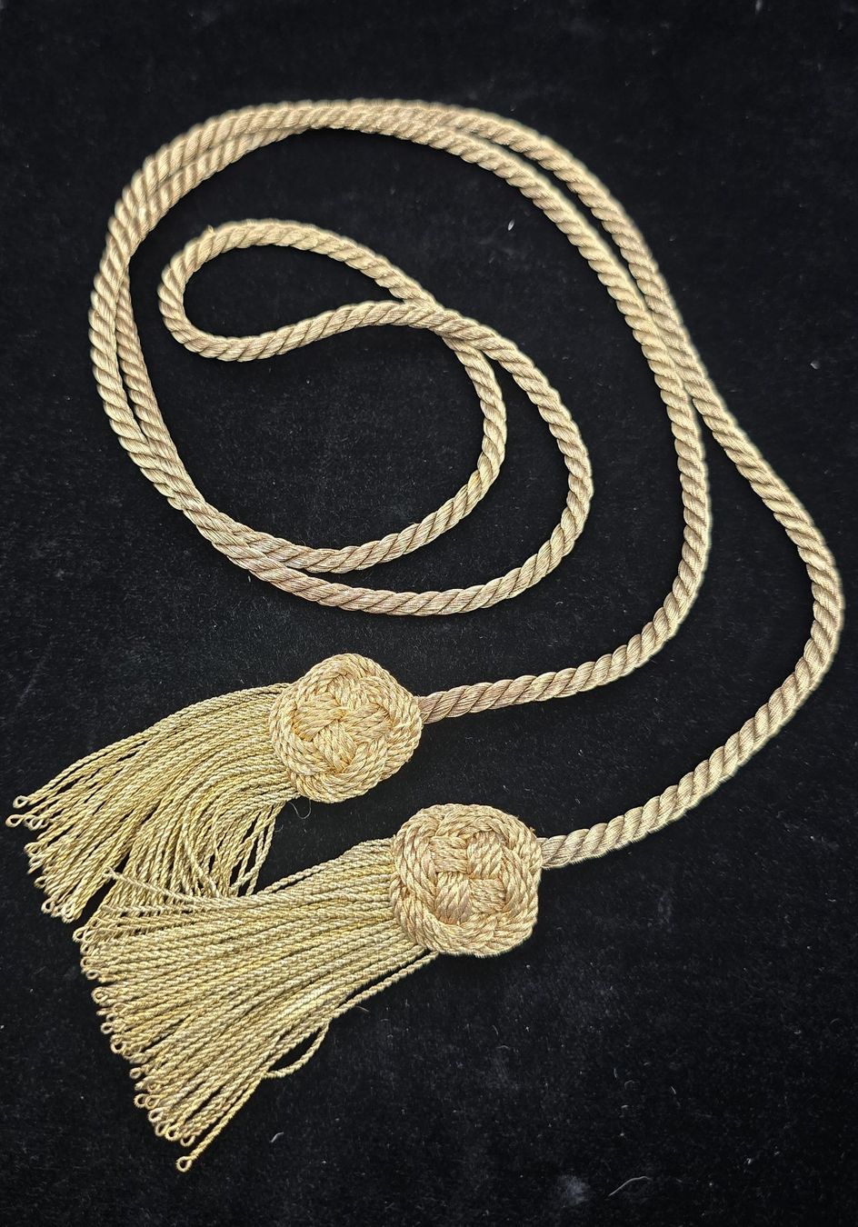 Tutte le decorazioni: Goldenes Seil mit Quasten – Usato da Rorschacherberg venduto da snOOpydOg11 4