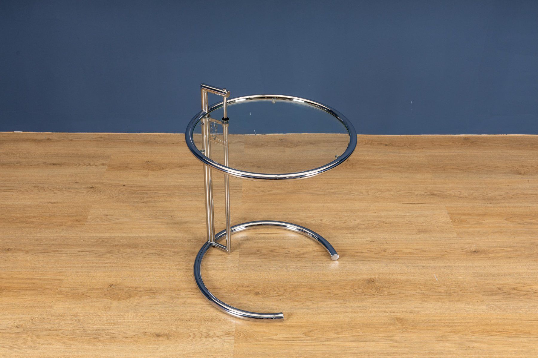 Tavoli: Eileen Gray Adjustable Table E 1027 Beistelltisch Replica – Usato da Winterthur venduto da Restored 1