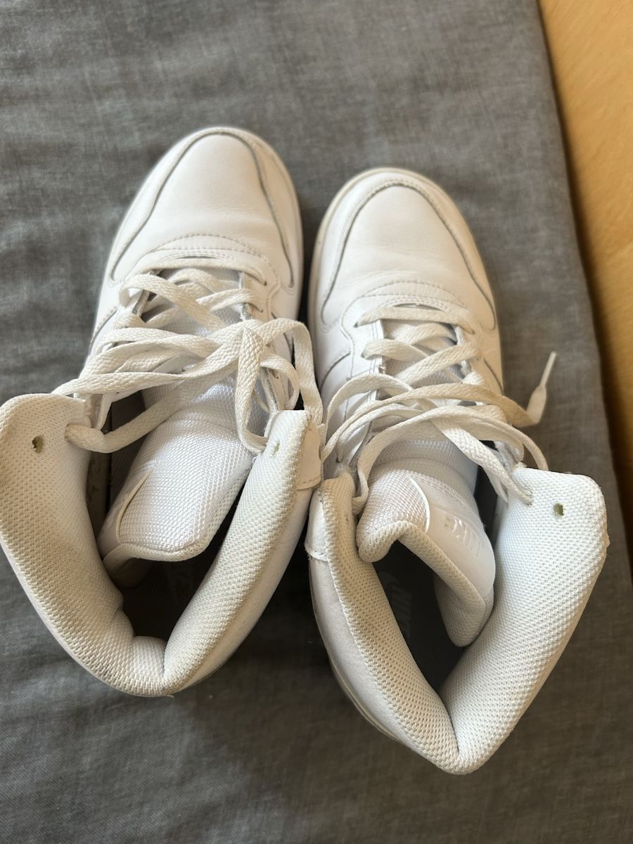 Nike Scarpe da uomo: NIKE Leder Schuhe Sneackers Gr.42 – Usato da Oftringen venduto da Odessa65 2