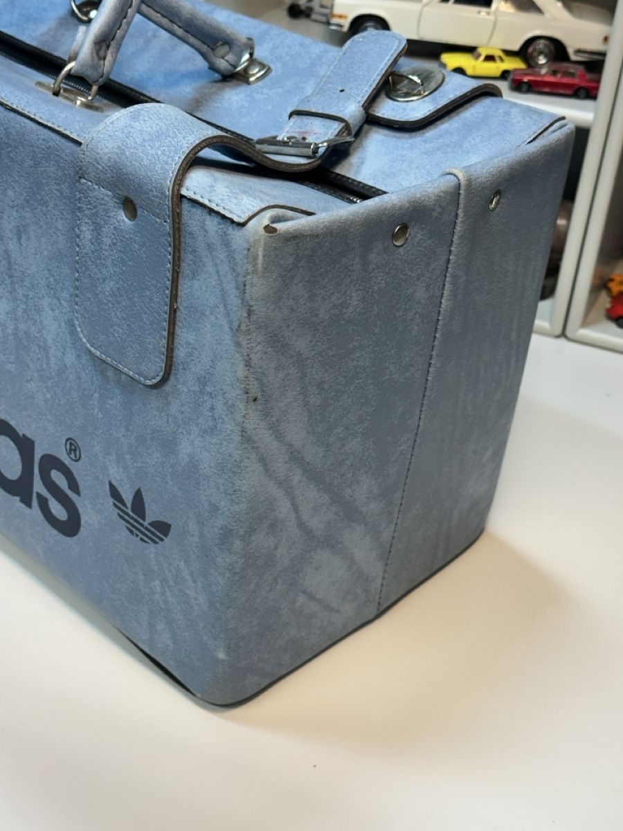 Adidas Taschen: Adidas Tasche hellblau Vintage – Gebraucht aus Wädenswil von HobbyZimmer 4
