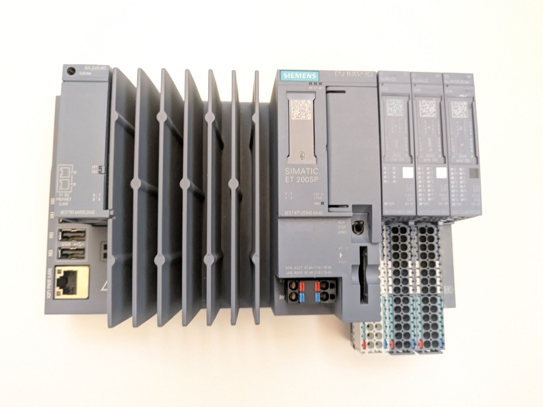 Siemens Steuerung: Siemens SIMATIC ET 200SP controller, 6ES7 677-2DB40-0AA0 – Gebraucht aus Sugiez von dbm_7l29 9