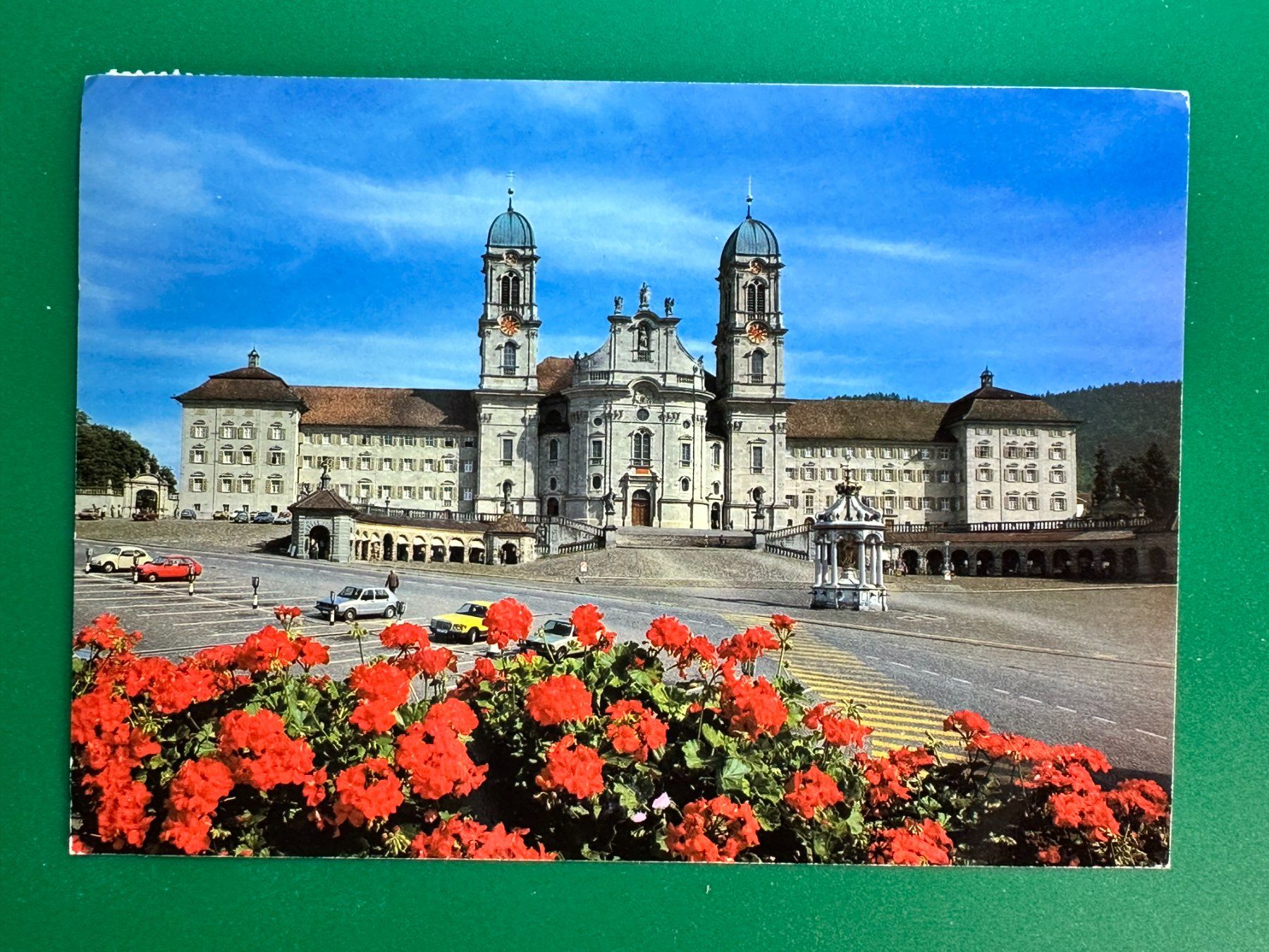 Ansichtskarten: Einsiedeln - Klosterkirche - Oldtimer – Gebraucht aus Steg VS von danwer74