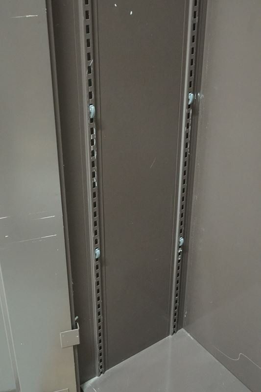 Lista Schränke: Original-Lista Flügeltürschrank – Gebraucht aus Rüti ZH von Restwert_Rueti_ZH 5