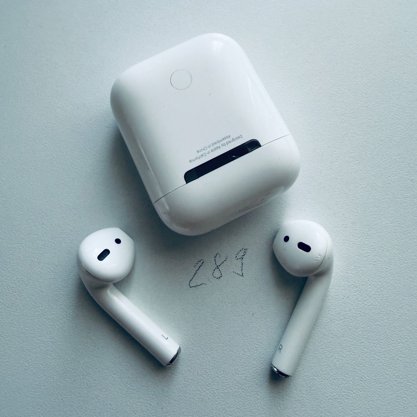 Apple Kopfhörer: Original Apple AirPods 2 Gen. Wireless Kopfhörer & Case – Gebraucht aus Basel von MY.AIRPODS.SHOP 2