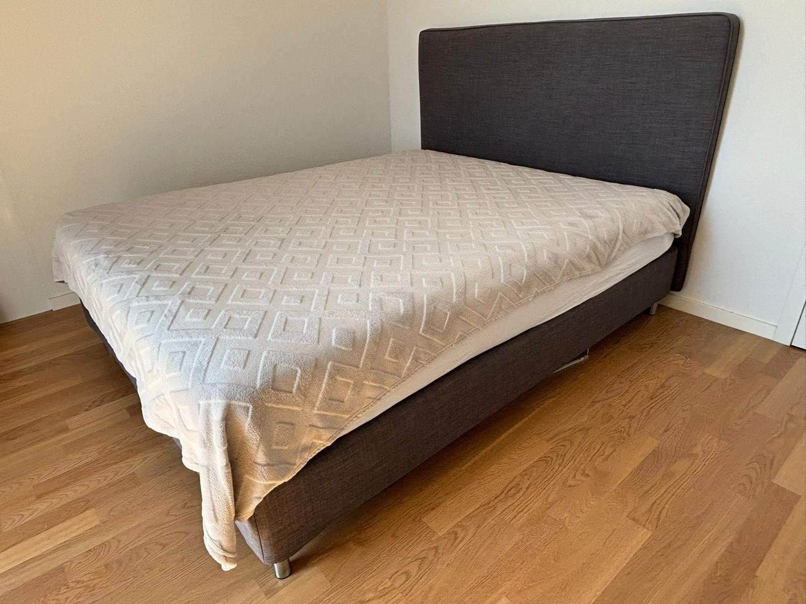Ikea Letti: IKEA Double bed + matress – Usato da Genève venduto da Yana.M 1