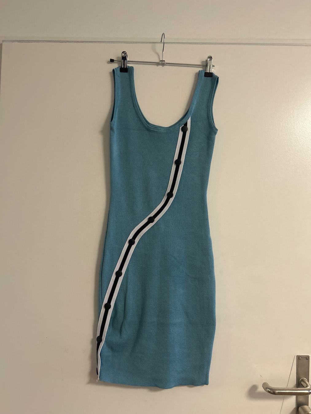 Kleider: Strickkleid Sommer figurbetont elegant Gr S Neu – Neu und originalverpackt aus Regensdorf von Spyke55