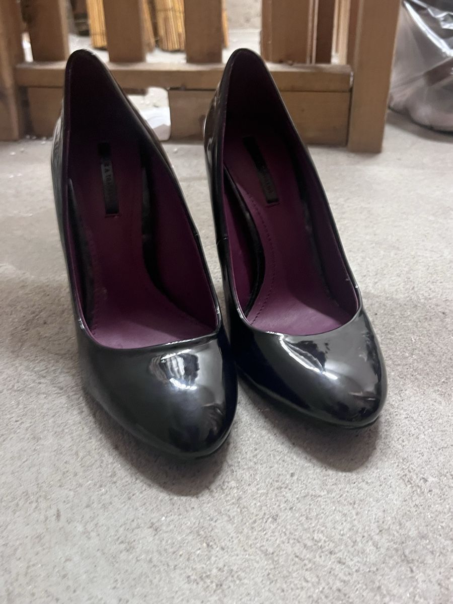 Zara Scarpe da donna: Zara Lack Pumps, schwarz, Grösse 37 – Nuovo (secondo la descrizione) da Zürich venduto da nutoxo