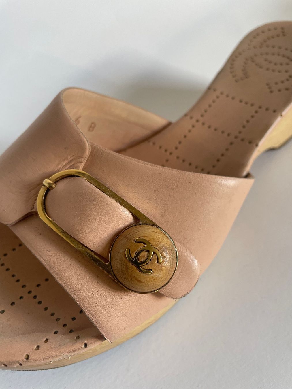 Chanel Scarpe da donna: CHANEL Holz Plateau Pantolette, Gr.36 – Usato da Zürich venduto da Caro55 4