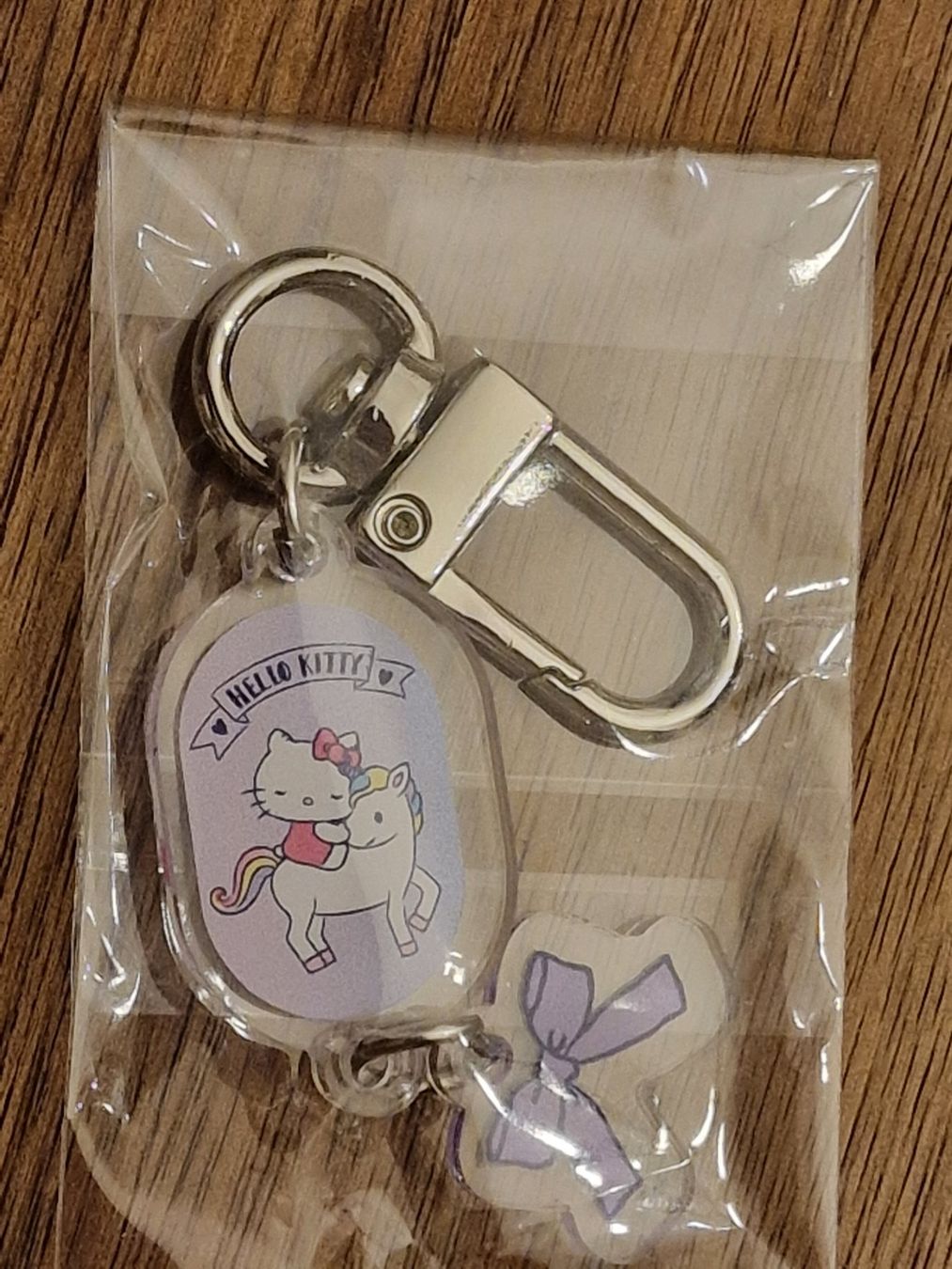 Sanrio Porte-clés: unkäuflicher & limitierter Hello-Kitty-Anhänger NEU – Neuf avec emballage d'origine à Zürich par Pemberleys