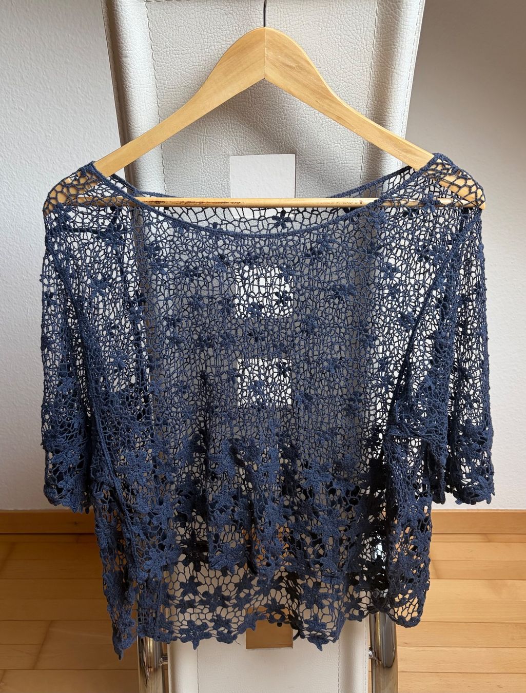 Maglioni & Felpe: Oversized Made in Italy Pulli mit Lochmuster Gr.M/L – Usato da Unterägeri venduto da Jutka_04