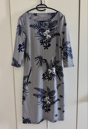 Fransa Kleid Blau-Weiß, gestreift mit Blumenmuster – Gr. S/M