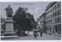 ST. GALLEN Marktgasse mit Vadian-Denkmal, Auto